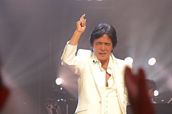 音楽番組『Spicy Sessions』最新回の収録レポート到着！MCの黒沢 薫と中西アルノの濃密なインタビューも公開