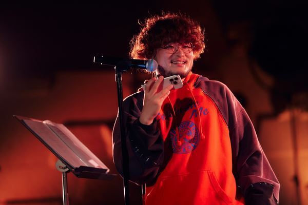 Vaundy、約45万視聴のスタジオ生配信にて新曲「かげろう」ライブ初披露　同曲のMV公開も決定