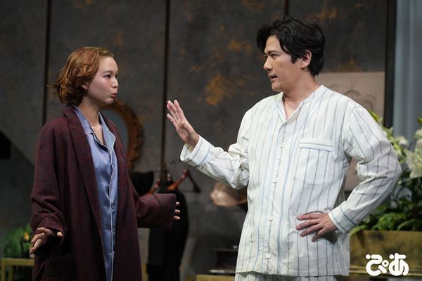 稲垣吾郎「僕にぴったりですね（笑）」――スター俳優の孤独を演じる『プレゼント・ラフター』開幕