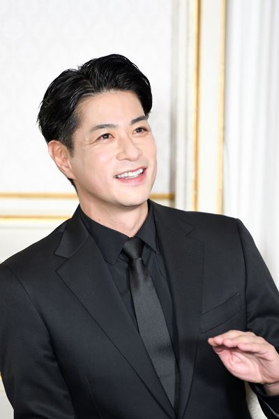 坂東玉三郎、30年ぶり新橋演舞場の本公演『長崎十二景』で共演の“テニミュ”ダンサー進藤学は「つかまりやすい」「そばにいやすい」