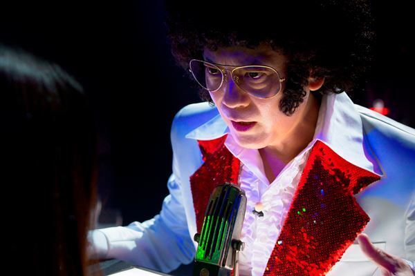 唐沢寿明のアイデアで“アフロ”に！ 映画『ミステリー・アリーナ』で見せる狂気と変幻自在の表情