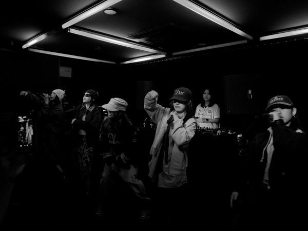 DABO＆DJ HAZIMEがCYRENに託した“リアル” 10代の5人が鳴らす本物のHIP HOP　初ライブ＆インタビューで見えた、CYRENの現在地