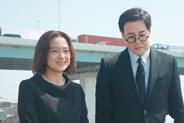 浜辺美波×目黒蓮の人柄がにじみ出る演技『ほどなく、お別れです』──いつか訪れるその時、心に寄り添う映画【おとなの映画ガイド】