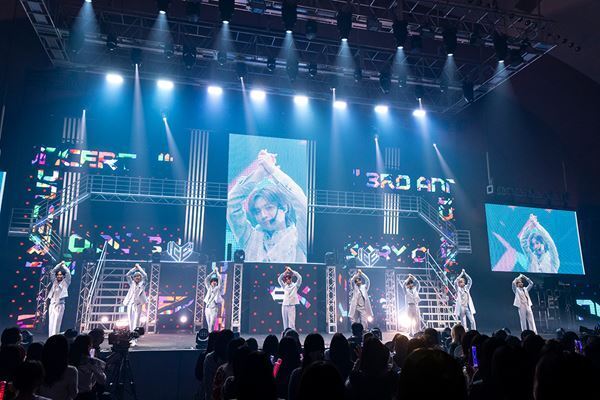 ICEx、“青春のすべて”を懸けた3年間を体現した一夜「ICEx 3rd Anniversary Concert 2026 "ICEx School“」ライブレポート