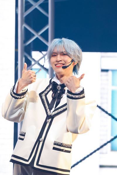 ICEx、“青春のすべて”を懸けた3年間を体現した一夜「ICEx 3rd Anniversary Concert 2026 "ICEx School“」ライブレポート