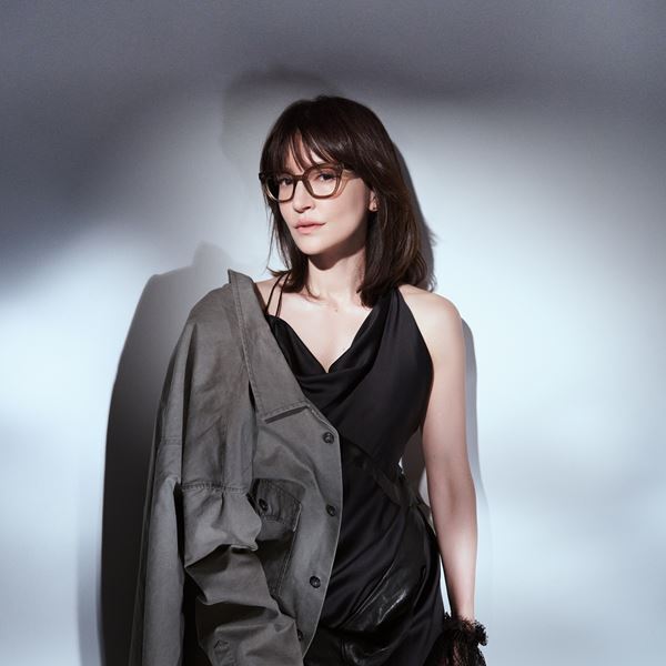 アンジェラ・アキ、14年ぶりのニューアルバム『SHADOW WORK』2月11日リリース　全31公演の全国ツアーも決定