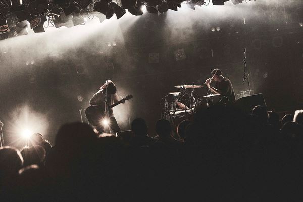 鈴木実貴子ズ、“いばら”の先へ　ソールドアウトの渋谷CLUB QUATTROを熱狂で包んだツアーファイナル【オフィシャルレポート】