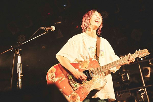 鈴木実貴子ズ、“いばら”の先へ　ソールドアウトの渋谷CLUB QUATTROを熱狂で包んだツアーファイナル【オフィシャルレポート】