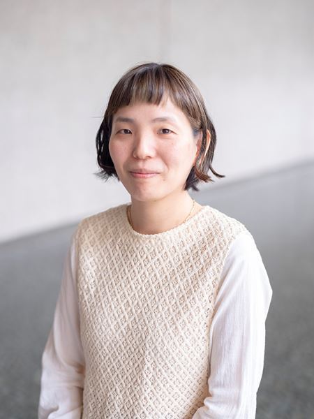 新国立劇場で稽古中の浜田学×山口森広×演出・金澤菜乃英が読み解く、ノゾエ征爾の新作『りんごが落ちる』の魅力