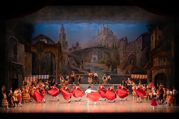 東京バレエ団が3年ぶりに『ドン・キホーテ』全幕を上演。ゲストを含む6組の華やかな競演、いよいよ開幕