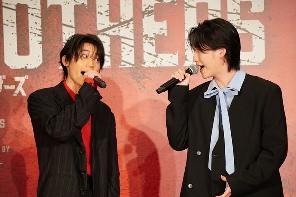 小林亮太＆山田健登、渡邉蒼＆島太星　“生き別れた双子”Wキャストが勢ぞろい『ブラッド・ブラザーズ』会見で生歌唱も披露