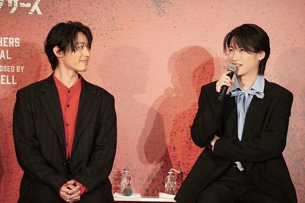 小林亮太＆山田健登、渡邉蒼＆島太星　“生き別れた双子”Wキャストが勢ぞろい『ブラッド・ブラザーズ』会見で生歌唱も披露