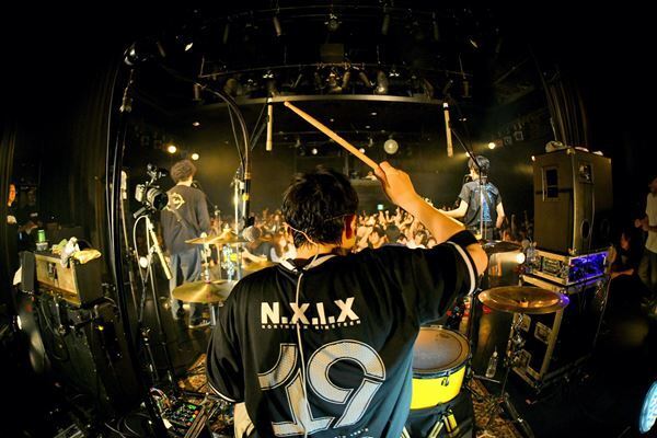 Northern19、新名盤を引っ提げた全国ツアーが渋谷で完結！ 盟友dustboxと生み出した圧巻の熱気とシンガロング