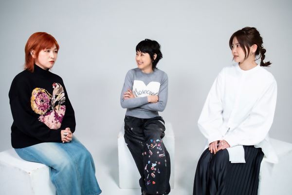 【感謝祭鼎談】岸谷香×BONNIE PINK×吉岡聖恵、“親戚”と“ママ友”から始まった奇跡の共演実現へ「違いを認めながら新しいものを作るのは本当に楽しい」