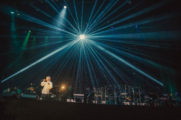 動から静へとシフトした『HYDE Orchestra Tour 2026 JEKYLL』開幕　総勢22名オーケストラと共に魅せた彩り豊かな音楽体験【オフィシャルレポート】