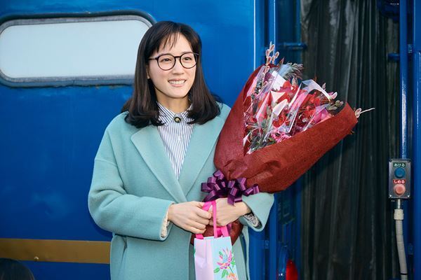 綾瀬はるかの晴れやかな笑顔も！ 『ファーストボイス』メイキングカット9点解禁