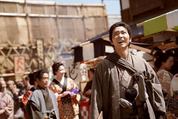 柄本佑、渡辺謙、長尾謙杜が魅せる、江戸歌舞伎の香りただよう秀逸なミステリー『木挽町のあだ討ち』──【おとなの映画ガイド】