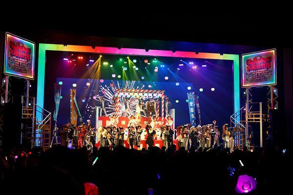 大阪松竹座が5月末で閉館。SUPER EIGHTら歴代「松竹座男子」総勢92名が集結し感謝の特別公演を開催