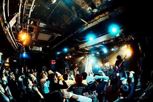 『Grasshopper vol.39』最も激しく、最も自由な一夜――Dimrays、Earthists.、The Cards I Playが渋谷で共鳴した熱狂のライブレポート