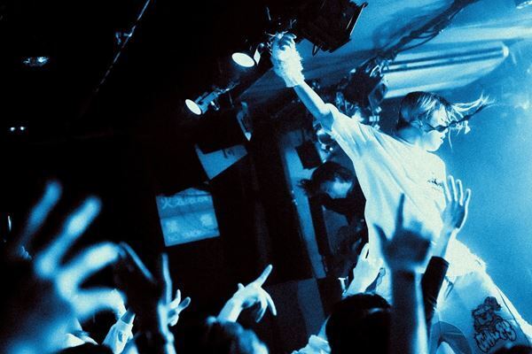 『Grasshopper vol.39』最も激しく、最も自由な一夜――Dimrays、Earthists.、The Cards I Playが渋谷で共鳴した熱狂のライブレポート