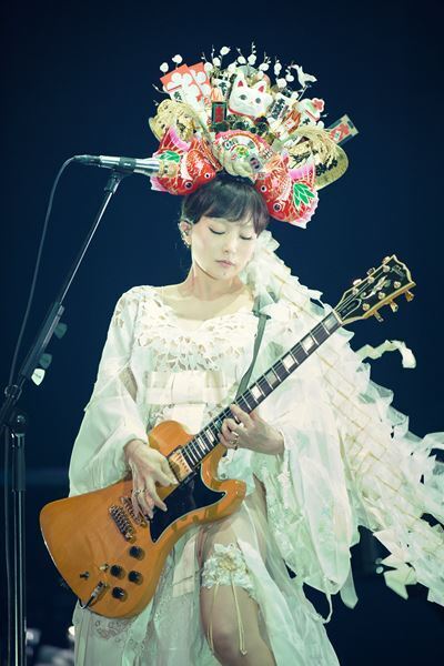 椎名林檎、デビュー28周年ビジュアル公開　WOWOWで“党大会”含む3本立て特集決定