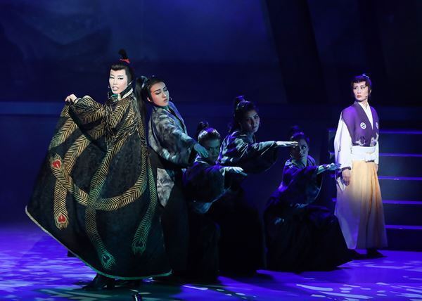 OSK日本歌劇団が尾上菊之丞演出・振付で放つ和物ミュージカル『梅雨将軍信長』東京公演開幕