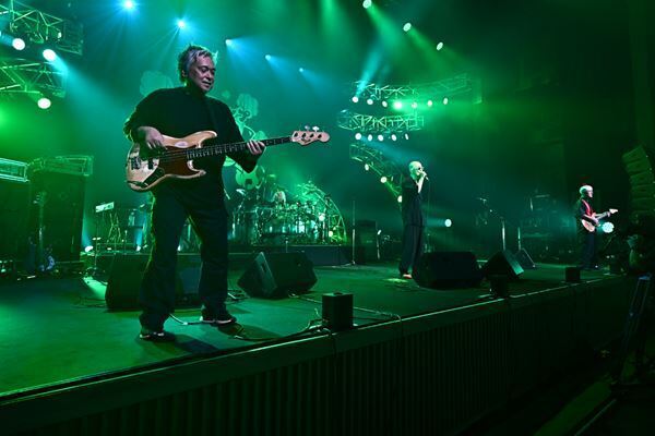 中高年パワー全開！ 爆風スランプ40周年ツアー最終日をレポート「再会はまたいつの日か、あの場所で」