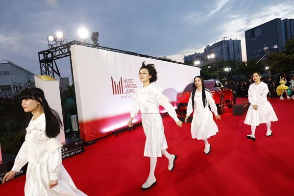 サカナクションが8冠　Mrs. GREEN APPLE、Fujii Kaze、HANAらが主要賞受賞『MUSIC AWARDS JAPAN 2026』