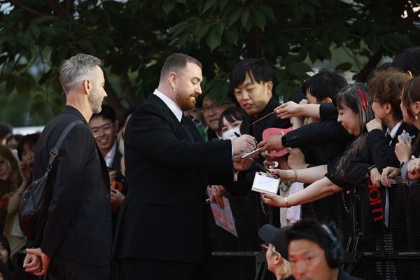 サカナクションが8冠　Mrs. GREEN APPLE、Fujii Kaze、HANAらが主要賞受賞『MUSIC AWARDS JAPAN 2026』