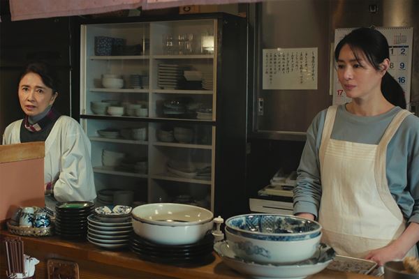 松村北斗×今田美桜『白鳥とコウモリ』豪華キャストが共演する場面写真9点が一挙公開