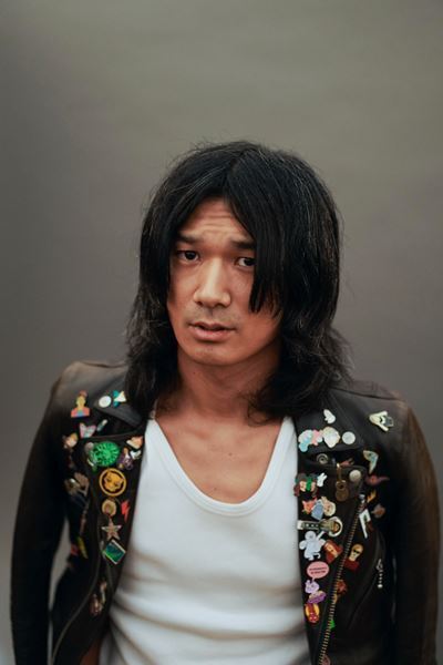 【a flood of circle・佐々木亮介インタビュー】結成20周年・初の武道館＆ベスト盤『革命未遂の蝶が見る夢』を通じて明かされた、バンドが示す新たなロックの形