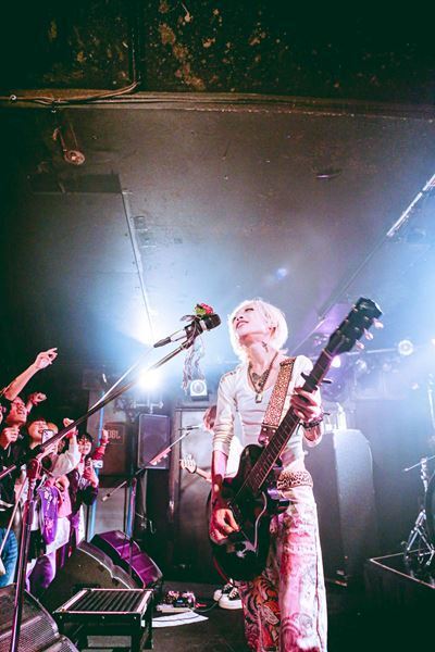 つきみ、愛と衝動を鳴らしたツアー初日 Conton Candyと作り上げた“ライブハウスという居場所”