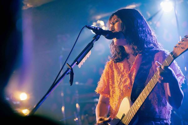 つきみ、愛と衝動を鳴らしたツアー初日 Conton Candyと作り上げた“ライブハウスという居場所”