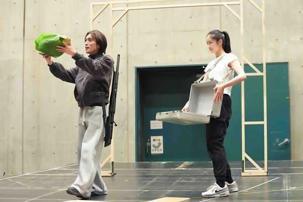 木下晴香の歌声が響く！ 音楽劇『コーカサスの白墨の輪』稽古場レポート＆トレーラー映像が到着