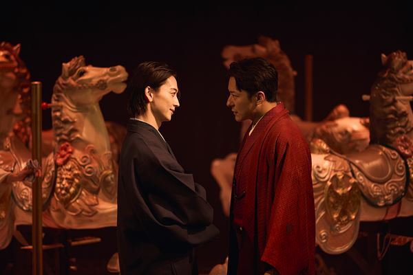 無情報による“失敗を好きになれる”最新作『メリー・メリー・メリーゴーランド』舞台写真＆コメント到着