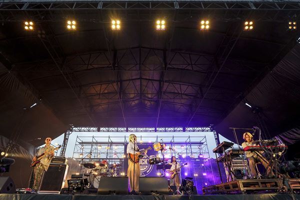 .ENDRECHERI.がフィナーレ　日食なつこ、きゃりーぱみゅぱみゅ、Kroiら出演『CHAGU CHAGU ROCK FESTIVAL 2026』2日目レポート