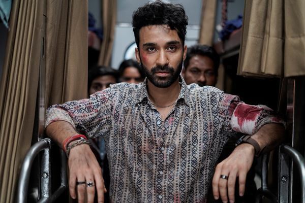 『KILL 超覚醒』本編映像が公開。激情がぶつかり合う超絶アクション