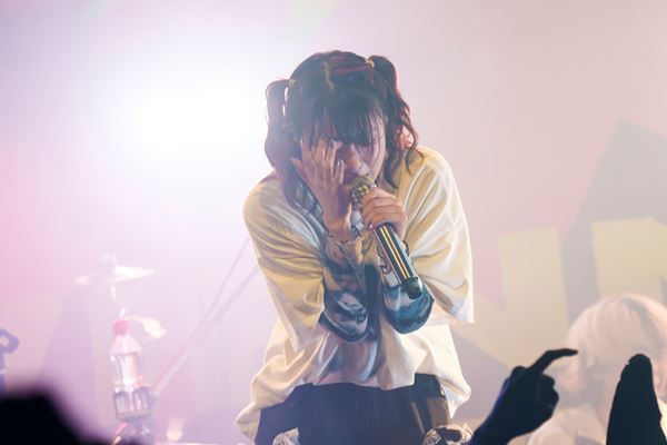 Wienners、新体制で踏み出した『OVER THE TOP TOUR 2026』　藤咲彩音＆眉村ちあきと鳴らした新たな旅の号砲