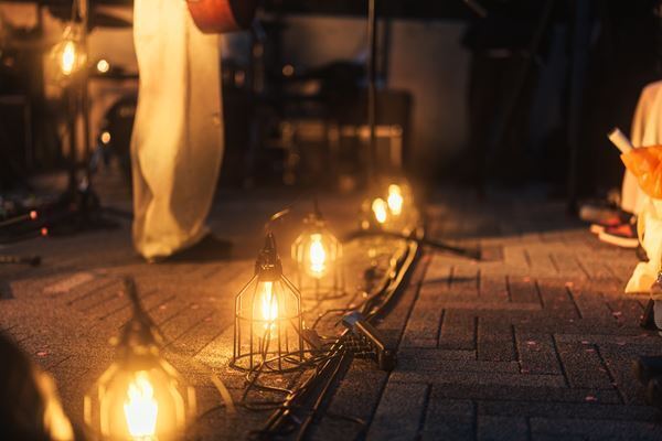 にしな、アルバム『日々散漫』リリース記念！渋谷の路上でフリーライブ開催！大勢の観客を前に「泣いちゃいそうです」【オフィシャルレポート】
