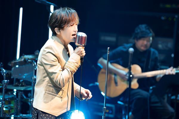 【TETSUYA & Like-an-Angelライヴ特集 PART2】 「こんなTETSUYAは初めて観た」 初のアコースティック編成で見せたヴォーカリストとしての“凄み” ＜TETSUYA　Billboard　LIVE TOKYO＞ライヴレポート