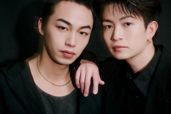 綱啓永×高橋侃「お互いがいないとダメ」な関係から「ボクシング兄弟役」の野望まで！？ 撮影現場で起きた“化学反応”の正体