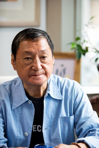 南佳孝が語る、初の自主制作作品『いくつになっても遊びたりない』に込めた思い――デビュー53年目の自由すぎる創造の秘密に迫る
