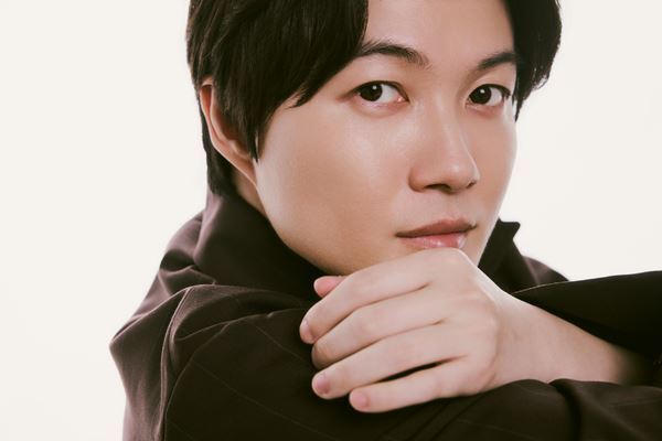 “失敗はしたほうがいい”中村倫也×神木隆之介が語る、人生と正解の距離