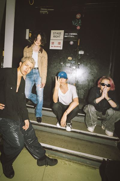 [Alexandros]、ファンクラブツアー『FC TOUR "ACCESS ALL AREA"』が横浜ベイホールで開幕