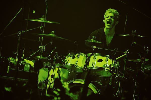 [Alexandros]、ファンクラブツアー『FC TOUR "ACCESS ALL AREA"』が横浜ベイホールで開幕