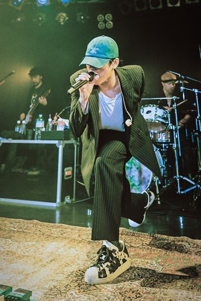 [Alexandros]、ファンクラブツアー『FC TOUR "ACCESS ALL AREA"』が横浜ベイホールで開幕