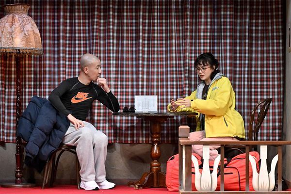 ヨーロッパ企画の魅力が詰まった『曲がれ！スプーン』が鈴木大河（IMP.）ら絶妙キャストで再舞台化！