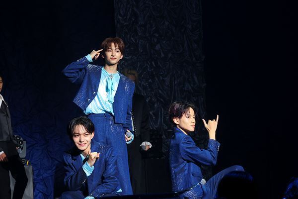 VOKSY DAYS、デビュー半年の“現在地”を見せた初の東阪ツアー 8人が届けた「絶対に誰一人の手も離さない」
