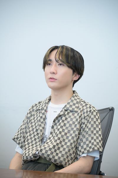 【Gum-9 インタビュー】「秘密」から新曲「プライドガール」へ、バイラルヒット後の変化と全国ツアー『Bloom Beyond』への本音
