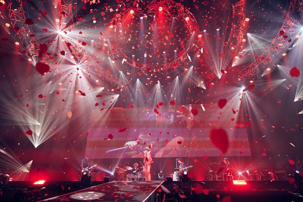 宮本浩次、60歳のバースデーライブ『60周年記念公演 さあ、ドーンと行くぜ！』オフィシャルレポート到着